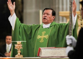 NORBERTO RIVERA FUE INTUBADO POR COVID-19