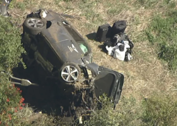 TIGER WOODS RESULTÓ HERIDO EN ACCIDENTE AUTOMOVILÍSTICO