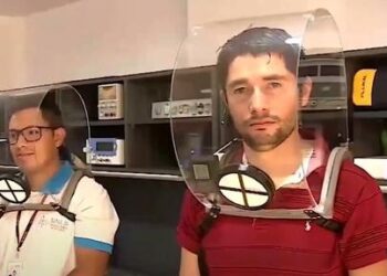 Cascos para prevenir contagios COVID-19, inventado por jóvenes biomédicos