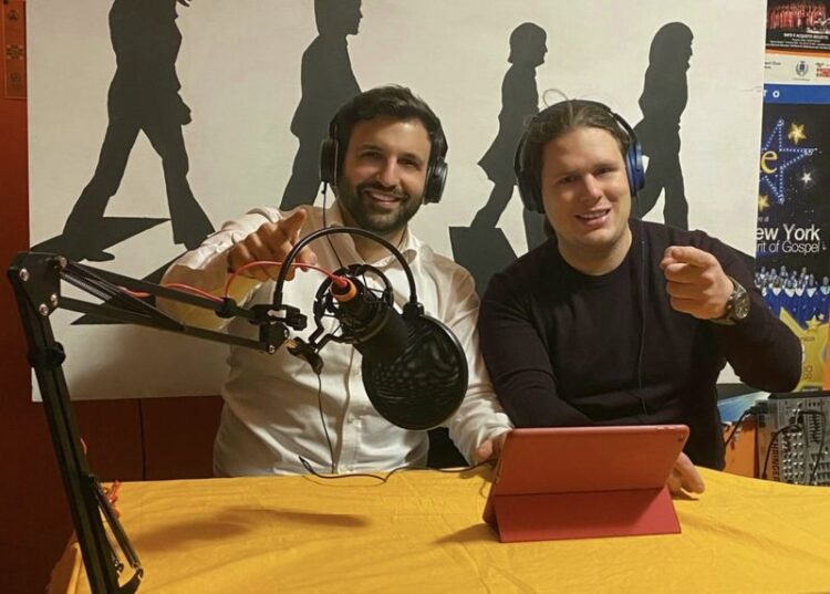 Programa de radio creado por sus hijos para acompañarlo en su terapia intensiva de COVID-19