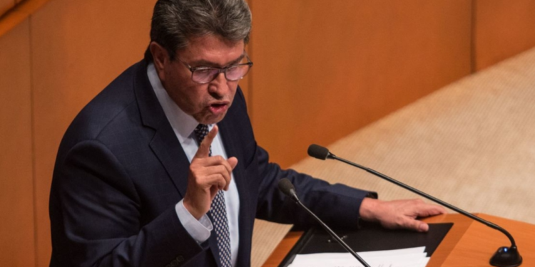 Monreal llama a regular redes sociales para evitar desinformación y discursos de odio