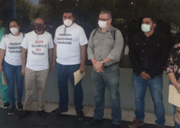 PROTESTAN QUÍMICOS CONTRA GLORIA MOLINA