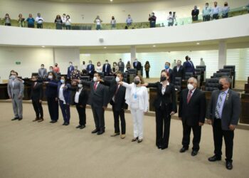 TOMAN PROTESTAS A 8 SUPLENTES: 5 DE MORENA Y 3 PANISTAS