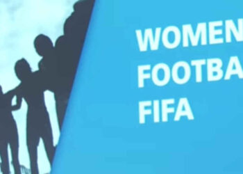 El plan de FIFA para impulsar a entrenadoras