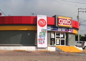 ¿SE TE HACE JUSTO? USUARIOS DE REDES SOCIALES REVELAN RECIBOS DE LUZ DE LAS TIENDAS OXXO Y ALGUNOS NO REBASAN LOS 500 PESOS