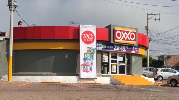 ¿SE TE HACE JUSTO? USUARIOS DE REDES SOCIALES REVELAN RECIBOS DE LUZ DE LAS TIENDAS OXXO Y ALGUNOS NO REBASAN LOS 500 PESOS