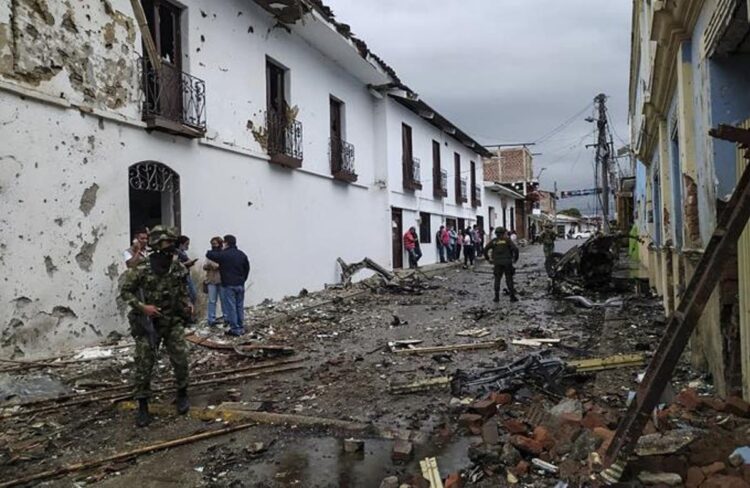 SUBE A 43 EL NÚMERO DE HERIDOS POR LA EXPLOSIÓN DE UN COCHE BOMBA EN COLOMBIA