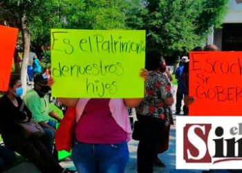 DENUNCIAN COLONOS A NOTARIO PÚBLICO