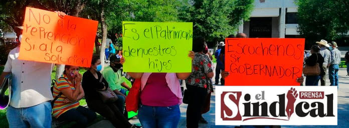 DENUNCIAN COLONOS A NOTARIO PÚBLICO