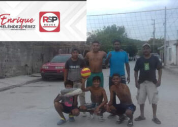 ENRIQUE MELÉNDEZ PÉREZ, ENTREGA MATERIAL DEPORTIVO EN LA COLONIA LINDAVISTA A JÓVENES CON ADICCIONES Y EN SITUACION DE CALLE.