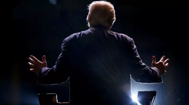 DONALD TRUMP SE QUEDA SIN VOZ EN FACEBOOK HASTA 2023