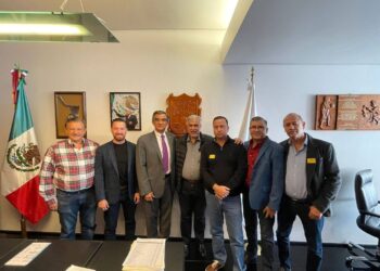 SE REÚNE AMÉRICO VILLARREAL CON LÍDERES SINDICALES Y DE LA SOCIEDAD CIVIL
