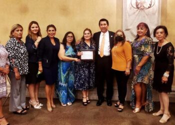 RECONOCE CANACO LA LABOR DE LA EMPRESARIA ZOILA RODRÍGUEZ POR EL IMPULSO A MUJERES EMPRENDEDORAS