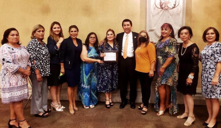 RECONOCE CANACO LA LABOR DE LA EMPRESARIA ZOILA RODRÍGUEZ POR EL IMPULSO A MUJERES EMPRENDEDORAS