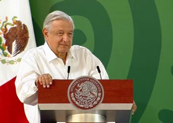 AMLO CELEBRA ASISTENCIA A CONSULTA CIUDADANA