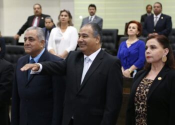 VAN DIPUTADOS ELECTOS DE MORENA POR AUDITORIA Y DESTITUCIÓN: Alejandro Ceniceros