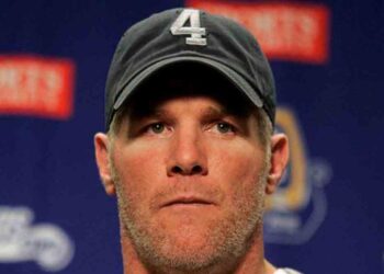 BRETT FAVRE INCUMPLE PAGO POR 228,000 DÓLARES EN CASO RELACIONADO A MALVERSACIÓN DE FONDOS