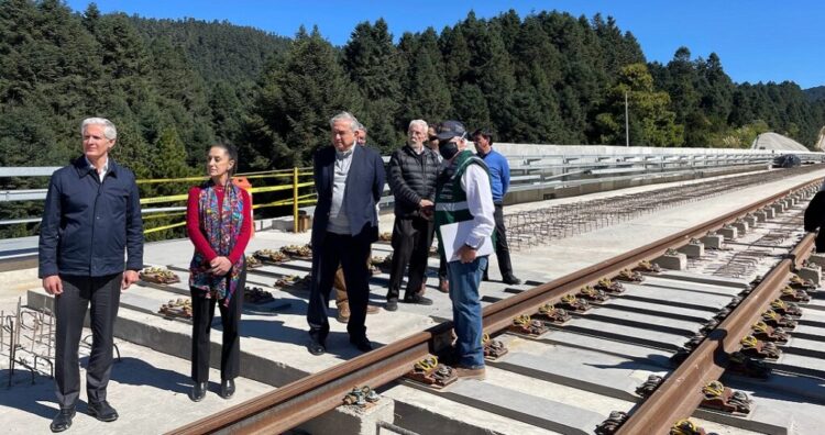 AMLO SUPERVISÓ AVANCES EN LA OBRA DEL TREN TOLUCA-CIUDAD DE MÉXICO: anunció que será inaugurado en 2023