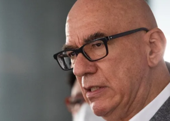 MC NO SE IRÁ AL PRECIPICIO JUNTO CON VA POR MÉXICO: DANTE DELGADO