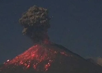 Fuerte explosión del volcán Popocatépetl sacude Puebla
