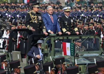 ENCABEZA AMLO ACTO POR 110 ANIVERSARIO DE LA MARCHA DE LA LEALTAD