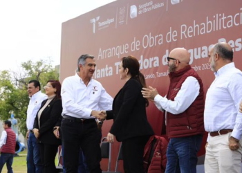 EL GOBERNADOR AMÉRICO VILLARREAL ANAYA, QUIEN SUPERVISÓ EL INICIO DE LAS OBRAS, DESTACÓ EL TRABAJO DE LA PRESIDENTA MUNICIPAL CANTUROSAS.