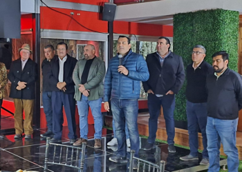 EN POSADA NAVIDEÑA, HUGO RESÉNDEZ RECONOCE ESFUERZO Y TRABAJO EN EQUIPO DE LA SECRETARÍA DE AYUNTAMIENTO