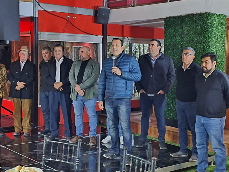 EN POSADA NAVIDEÑA, HUGO RESÉNDEZ RECONOCE ESFUERZO Y TRABAJO EN EQUIPO DE LA SECRETARÍA DE AYUNTAMIENTO