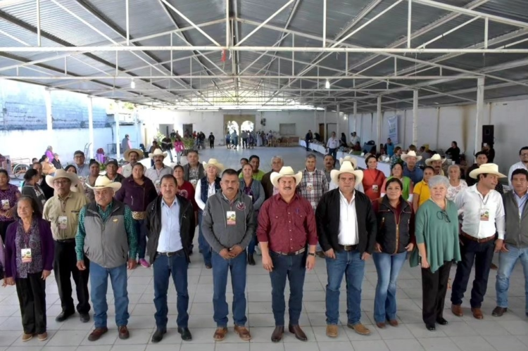TIANGUIS RURAL EN JAUMAVE IMPULSA LA ECONOMÍA Y EL DESARROLLO DEL CAMPO