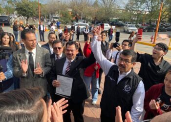 UNIVERSITARIOS QUIEREN QUE DÁMASO ANAYA ALVARADO SIGA SIENDO RECTOR DE LA UAT