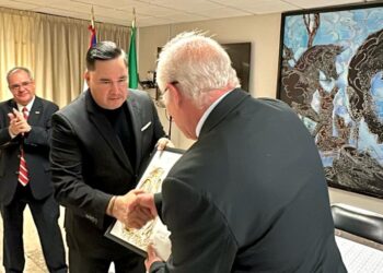 EMBAJADA DE CUBA EN MÉXICO RECONOCE LABOR DEL MAESTRO ALBERTO LARA BAZALDUA CON EL MÁS ALTO HONOR