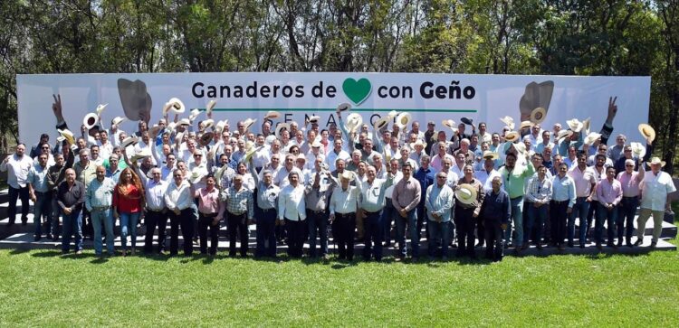 EUGENIO HERNÁNDEZ FLORES (GEÑO) RECIBE EL APOYO DE GANADEROS TAMAULIPECOS PARA EL SENADO