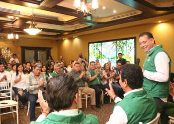 ENCUENTRO DE «GEÑO» CON LA ESTRUCTURA DEL PARTIDO VERDE EN MATAMOROS