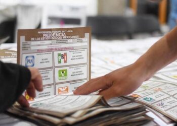 INE ELIMINA MILES DE SOLICITUDES PARA VOTAR EN EL EXTRANJERO; SE COMPROMETE A OFRECER ACLARACIONES