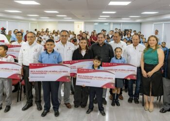 IMPULSA GOBIERNO DE TAMAULIPAS LA EDUCACIÓN CON ENTREGA DE MÁS DE 68 MIL BECAS