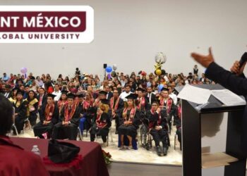 ENTRE APLAUSOS, ORGULLO Y ESPERANZA: egresa una nueva generación de la UNT México en Ciudad Victoria