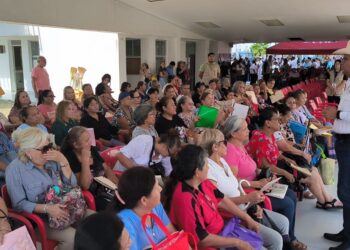 DELEGADO FEDERAL ACOMPAÑA A MUJERES Y ADULTOS MAYORES DE MATAMOROS EN SU REGISTRO