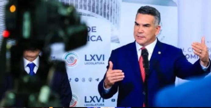 ALEJANDRO MORENO LLEVARÁ PRESUNTAS PRUEBAS CONTRA MORENA ANTE AUTORIDADES DE EE. UU.