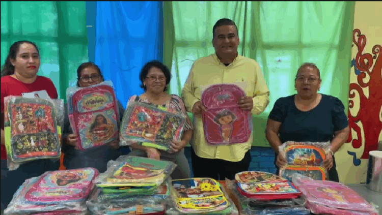 REGIDOR NARVÁEZ RAMOS HONRA COMPROMISO CON LA NIÑEZ VICTORENSE