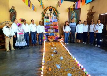 CELEBRAN CON ÉXITO EL TRADICIONAL CONCURSO DE ALTARES EN MIQUIHUANA