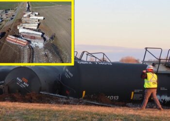 DESCARRILAMIENTO DE TREN CON MATERIAL PELIGROSO OBLIGA A CONFINAMIENTO EN KENTUCKY