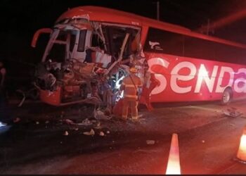 Accidente en carretera Victoria–Monterrey deja seis pacientes del IMSS lesionados.