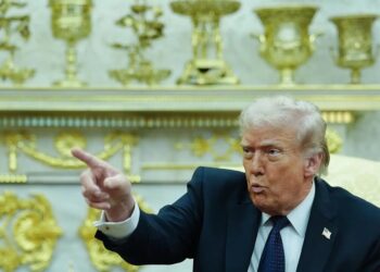 TRUMP ADVIERTE QUE PRÓXIMO LÍDER SUPREMO DE IRÁN NECESITARÍA “APROBACIÓN” DE EE. UU.
