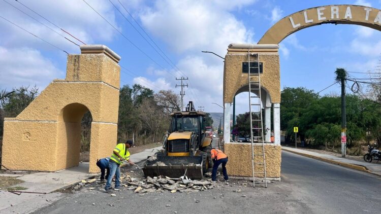 Llera fortalece su identidad con la rehabilitación de sus arcos de entrada