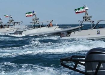 Irán vuelve a cerrar Ormuz y escala tensión con EE.UU.