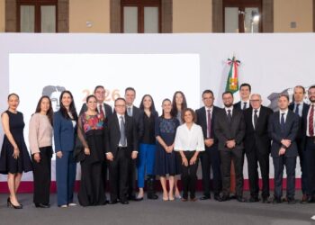 Industria farmacéutica anuncia inversión de 21 mil millones de pesos para ampliar producción en México
