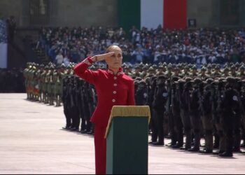 Claudia Sheinbaum encabeza el Desfile Cívico-Militar en el Zócalo por el 216 Aniversario de la Independencia de México